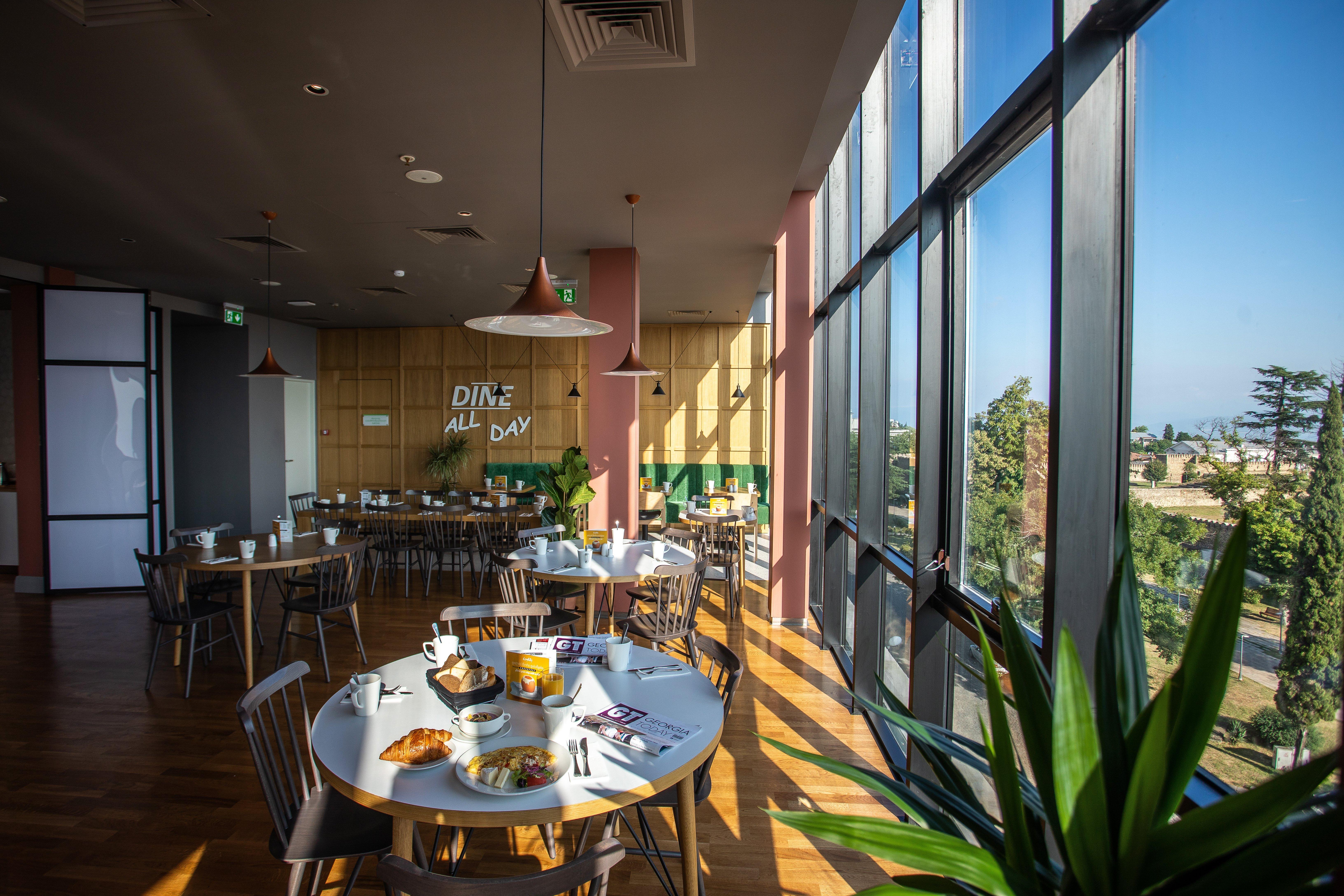 Holiday Inn Telavi By Ihg Екстер'єр фото